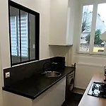 Le Turenne, T2 Cozy Et Calme, Wifi, Tv, Stationnement Aisé Appartamento *