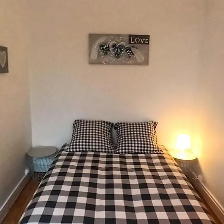 Le Turenne, T2 Cozy Et Calme, Wifi, Tv, Stationnement Aise דירה *