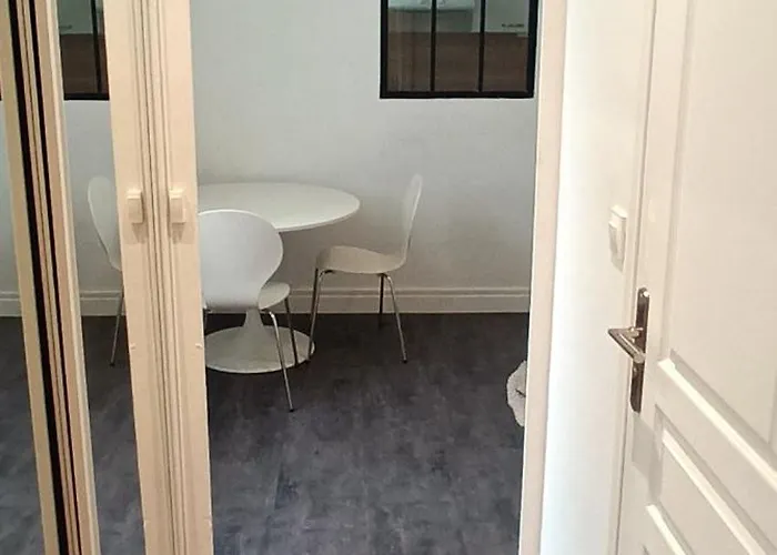 Le Turenne, T2 Cozy Et Calme, Wifi, Tv, Stationnement Aise Апартаменты Тур